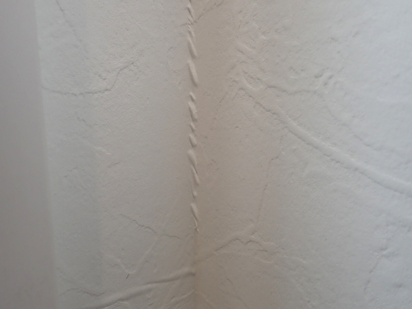 クロスのたわみ・ほつれ（例）