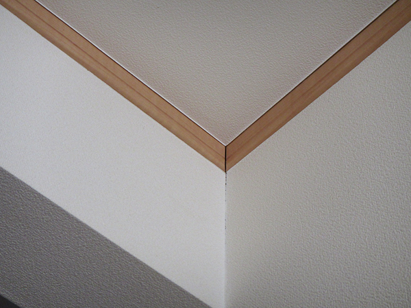 内壁の隙間・亀裂（例1）